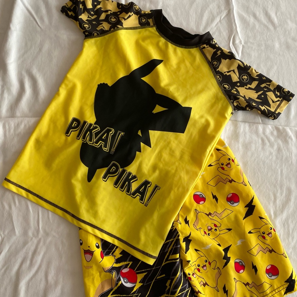 Boys size 12 Pokémon swim set